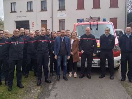 Remise du nouveau véhicule au centre opérationnel de Schweyen