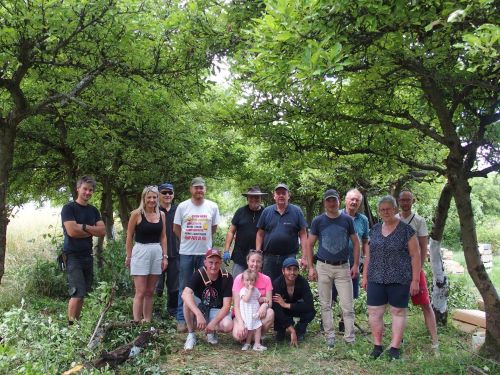 Chantier collectif au verger communal de Schweyen